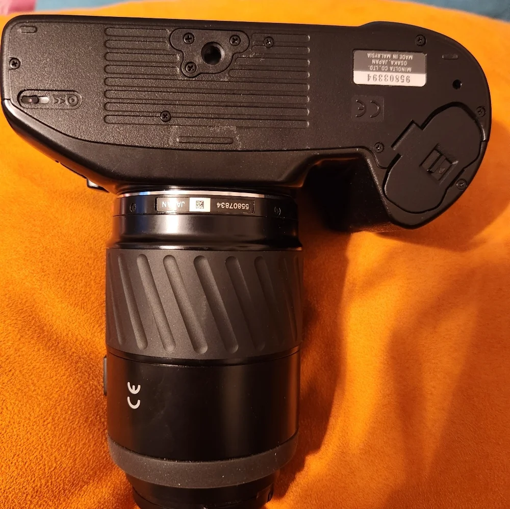 Minolta MAXXUM 300SI WITH TWO LENS